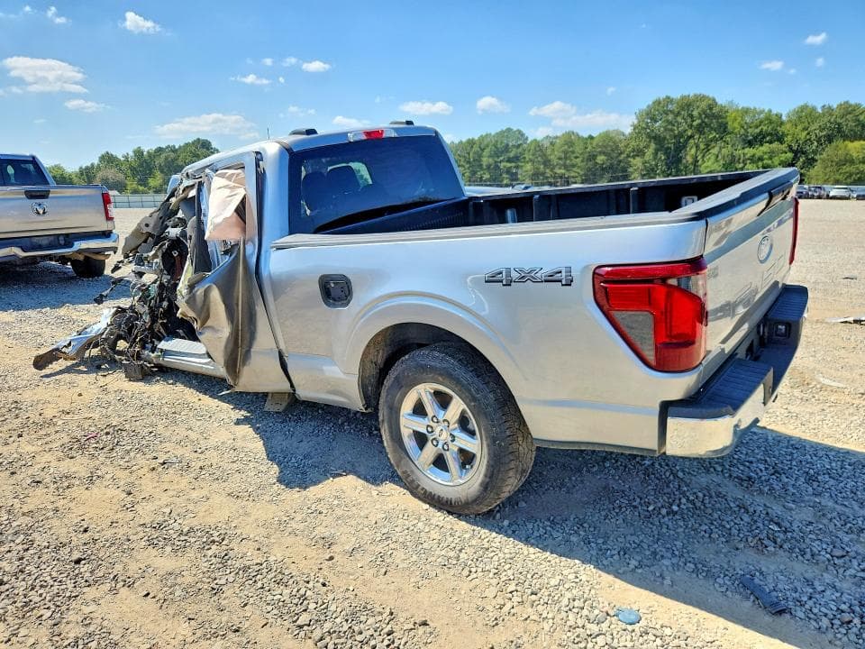 2024 FORD F150 XLT 2