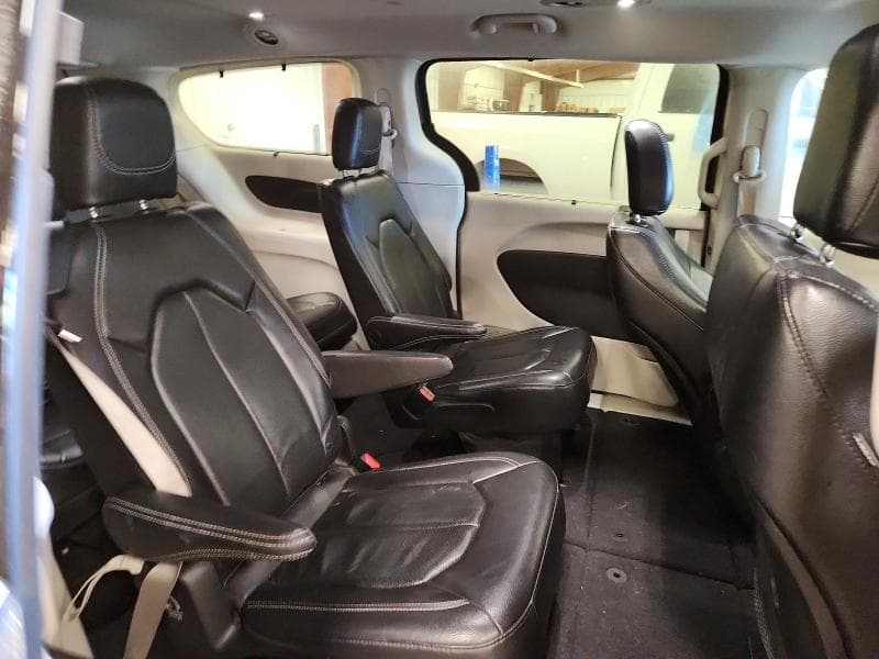 2022 CHRYSLER PACIFICA TOURING L 11