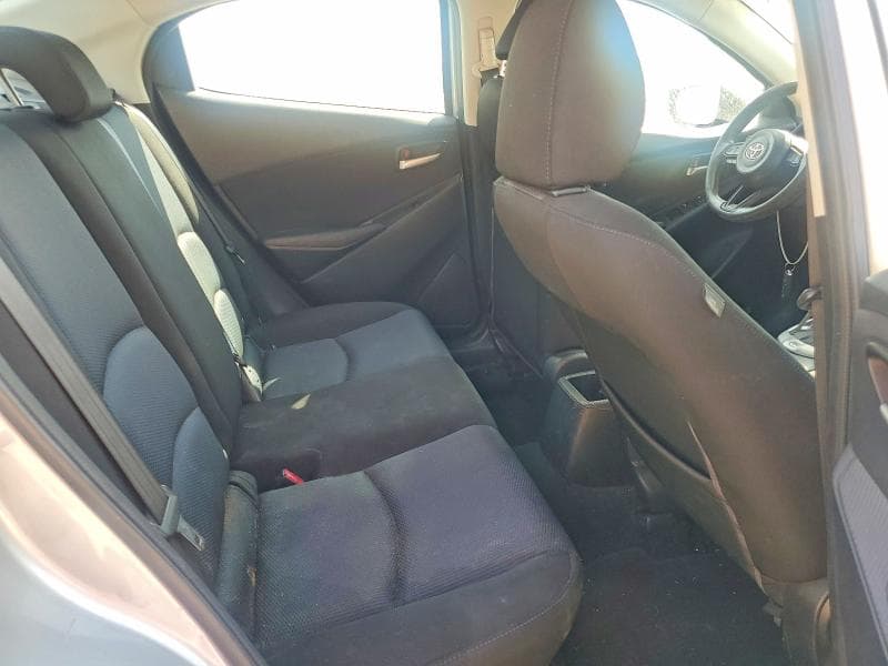2019 TOYOTA YARIS L 10