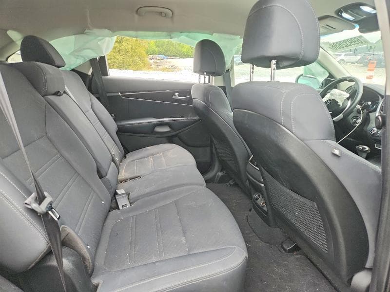 2017 KIA SORENTO LX 11