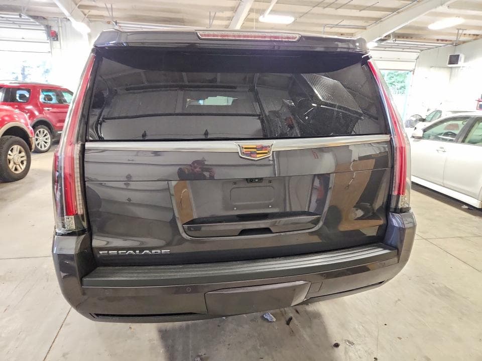2017 CADILLAC ESCALADE LUXURY 6