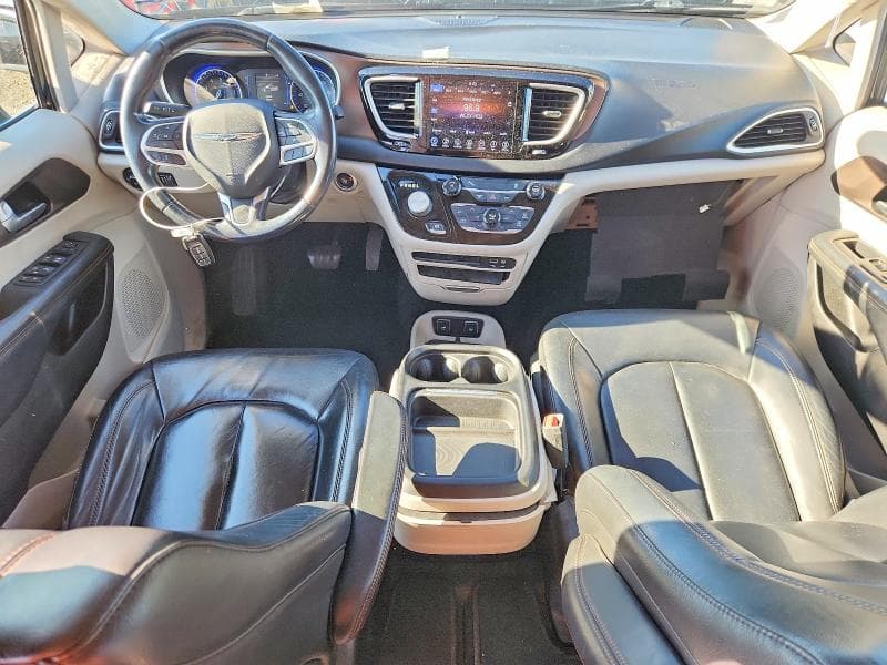 2017 CHRYSLER PACIFICA TOURING L 8