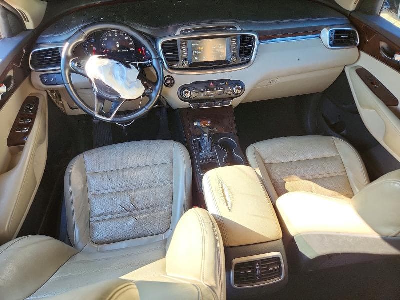 2017 KIA SORENTO EX 8