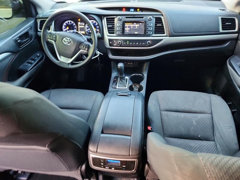 2019 TOYOTA HIGHLANDER LE 8