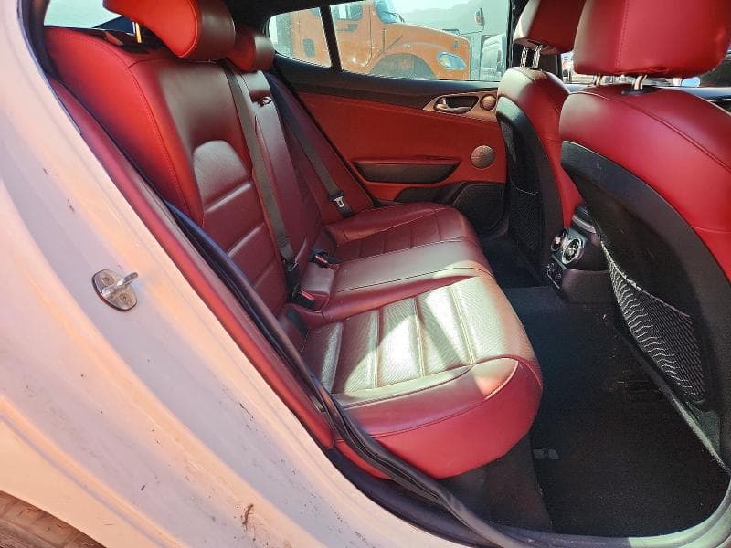 2020 KIA STINGER GT2 10