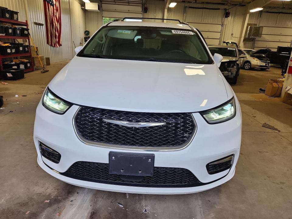 2022 CHRYSLER PACIFICA TOURING L 5