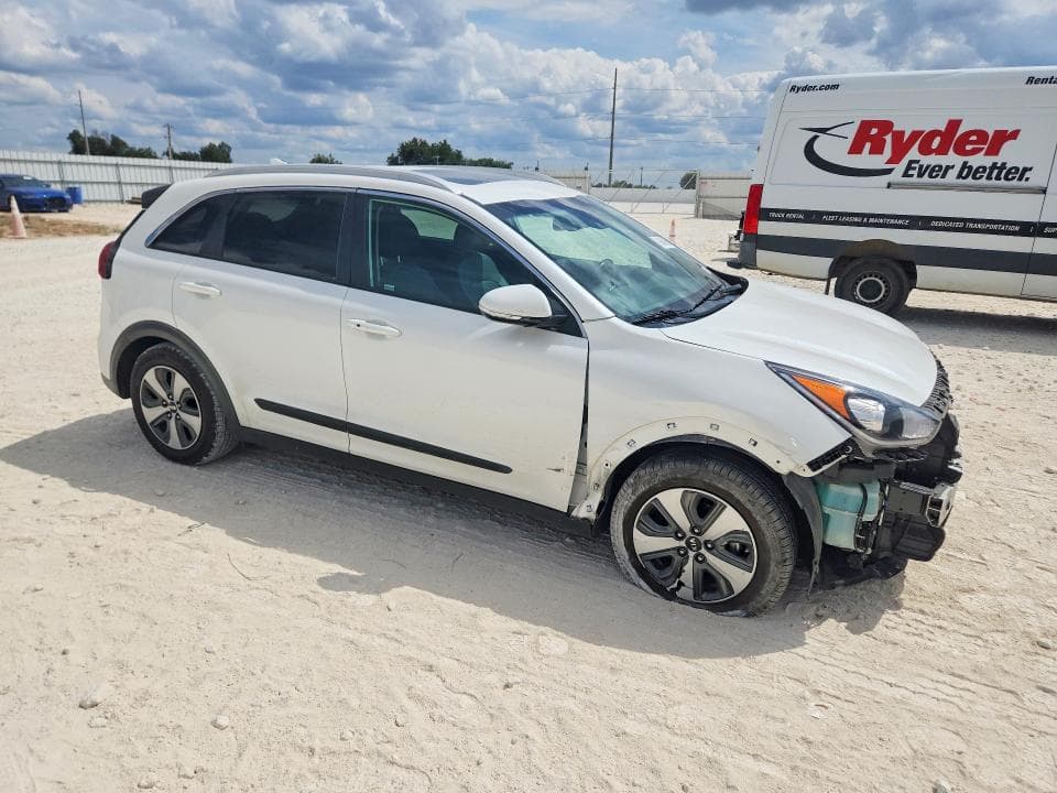 2018 KIA NIRO EX 4