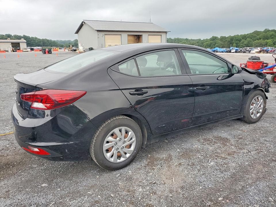 2020 HYUNDAI ELANTRA SE 3