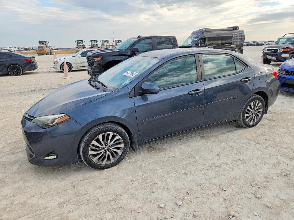 2018 TOYOTA COROLLA XLE - 1