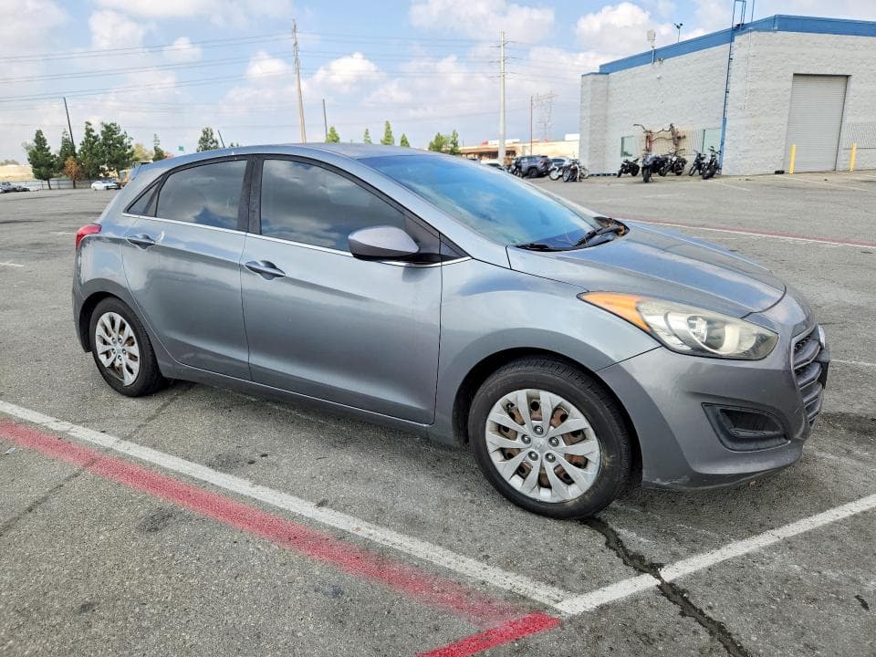 2017 HYUNDAI ELANTRA GT BASE 4