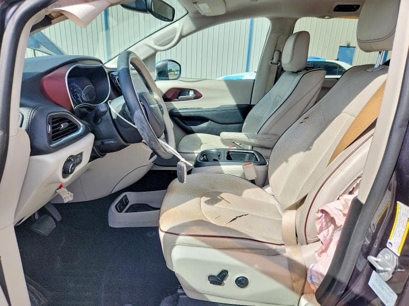 2017 CHRYSLER PACIFICA LIMITED 7