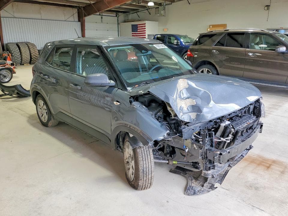 2026 HYUNDAI VENUE SE 4