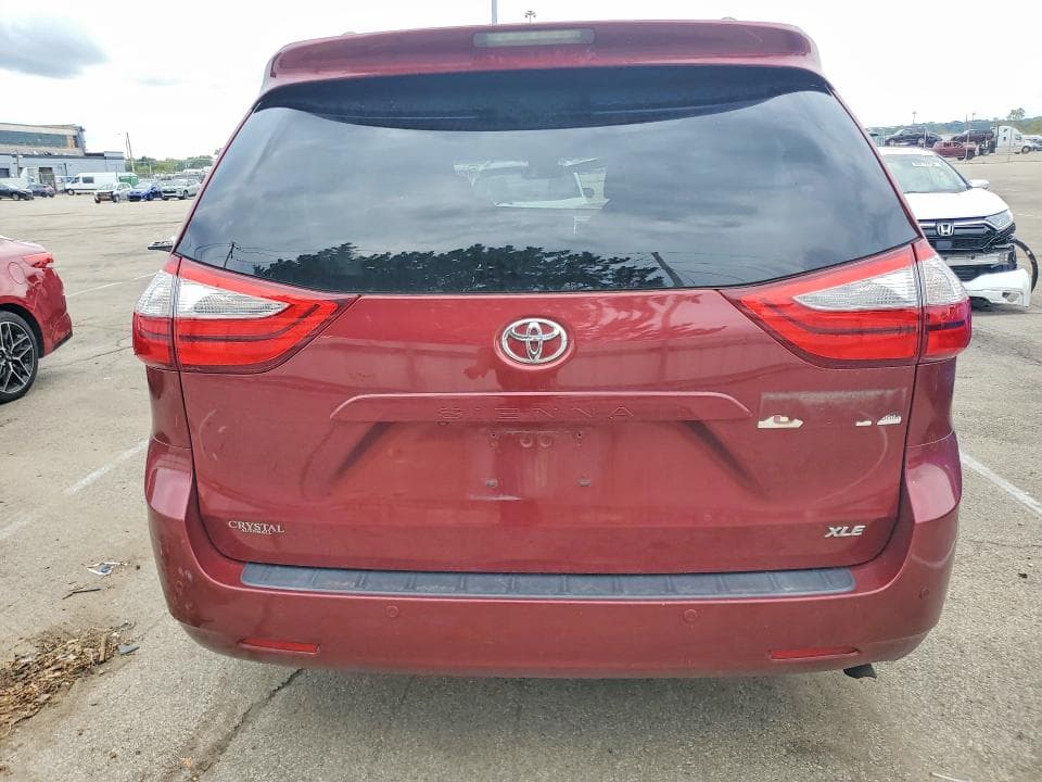 2017 TOYOTA SIENNA XLE PREMIUM 8-PASSENGER 6