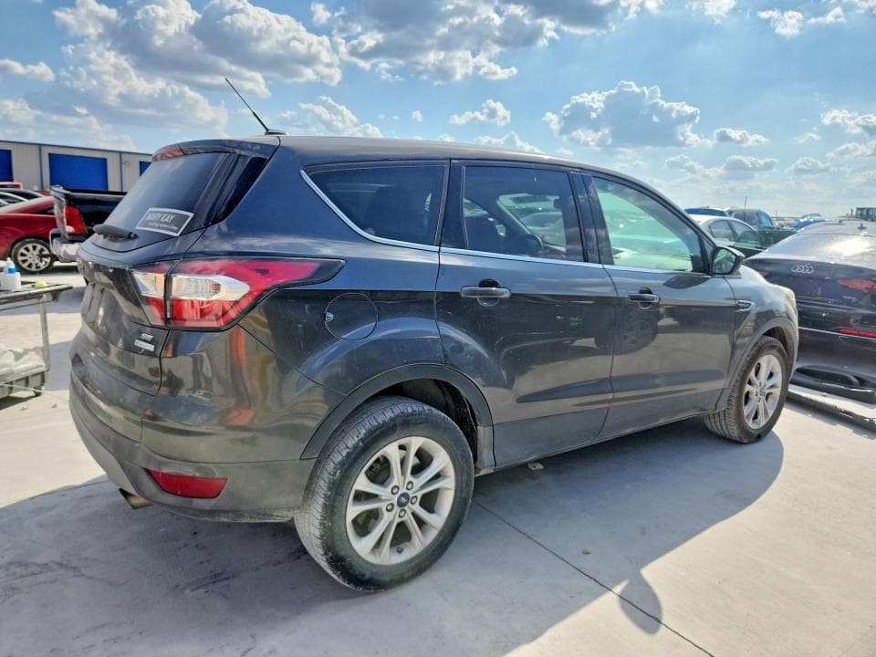 2017 FORD ESCAPE SE 3