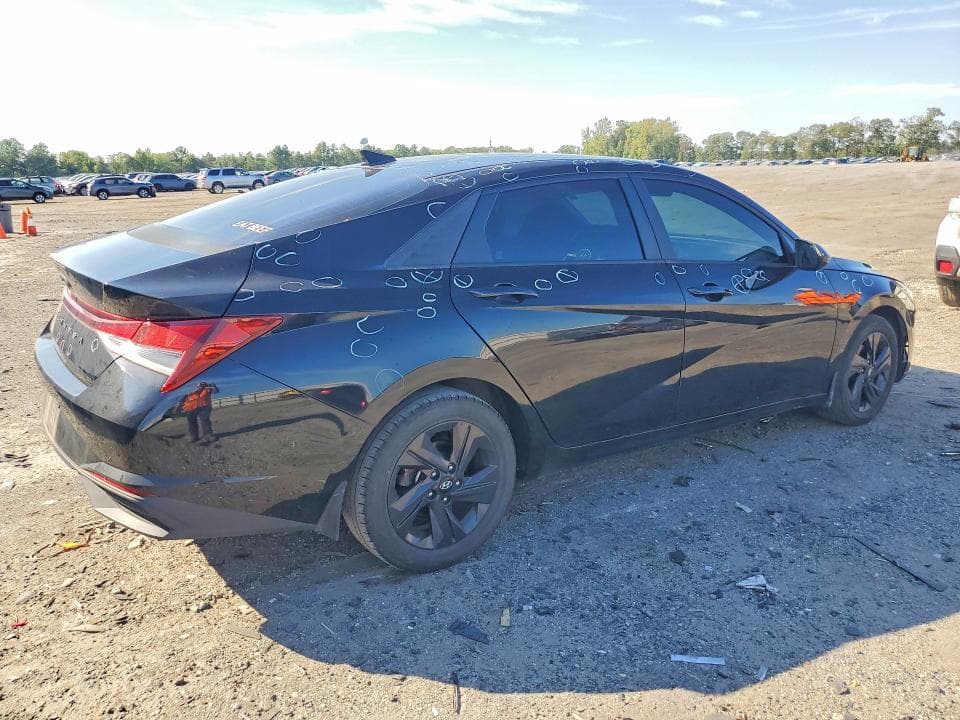 2022 HYUNDAI ELANTRA SEL 3