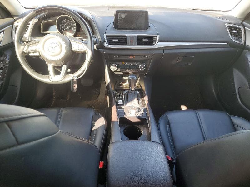 2018 MAZDA 3 TOURING 8