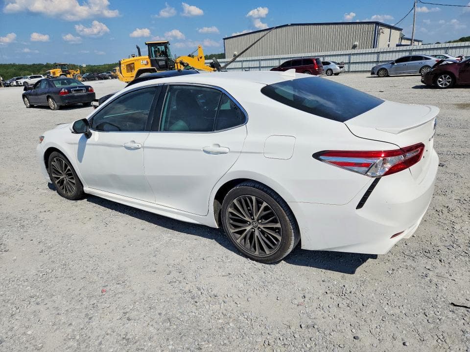 2020 TOYOTA CAMRY SE 2