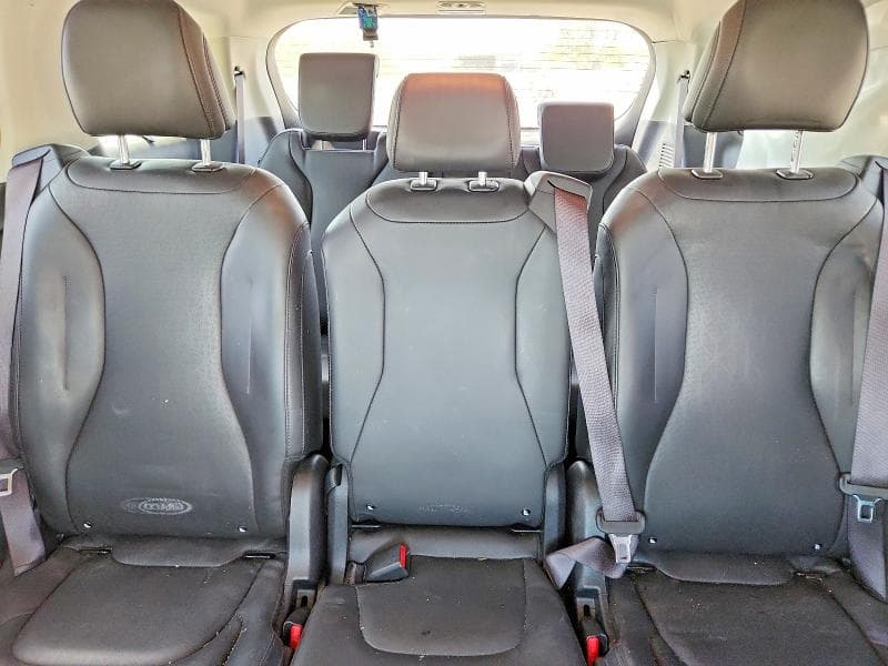 2022 KIA CARNIVAL EX 10