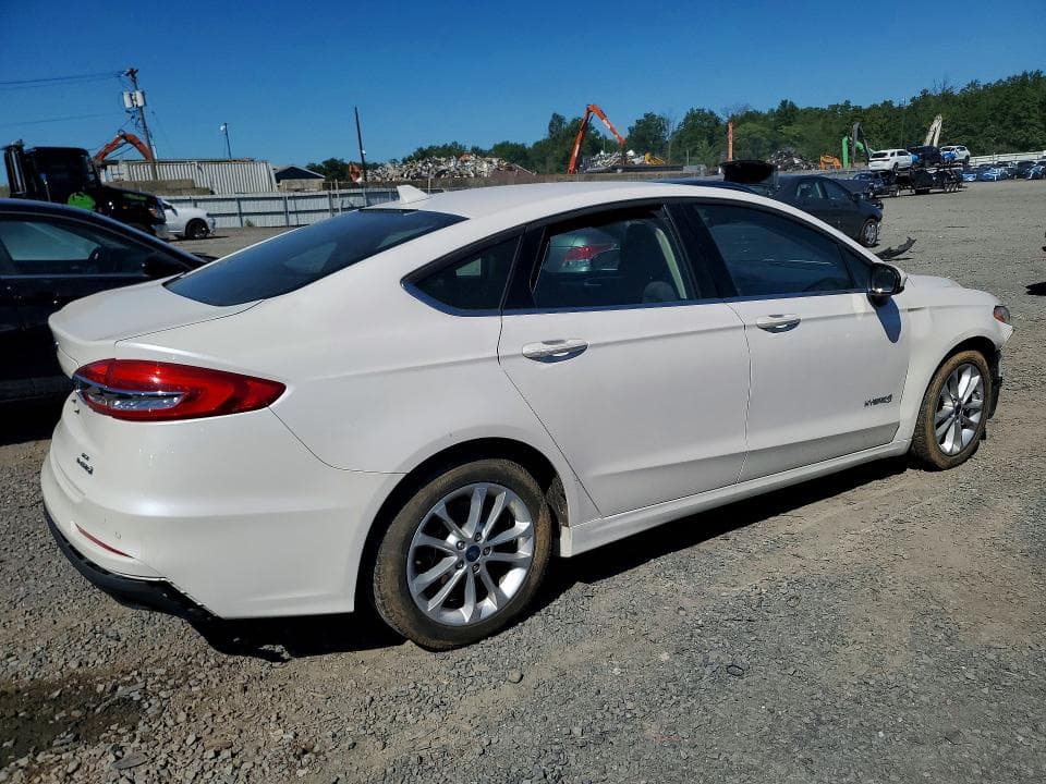 2019 FORD FUSION SE 3