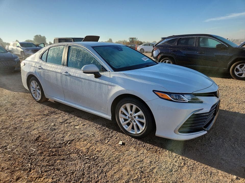 2022 TOYOTA CAMRY LE 4