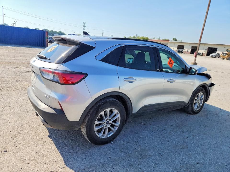 2020 FORD ESCAPE SE 3