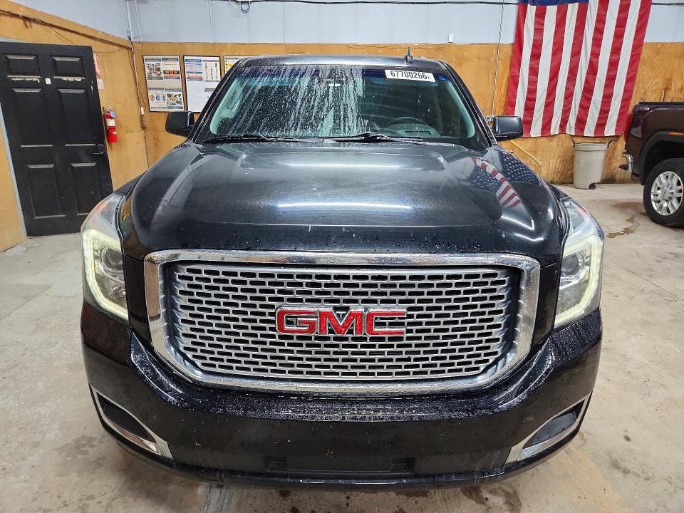 2017 GMC YUKON DENALI 5