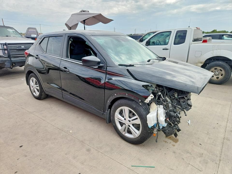2024 NISSAN KICKS S 4