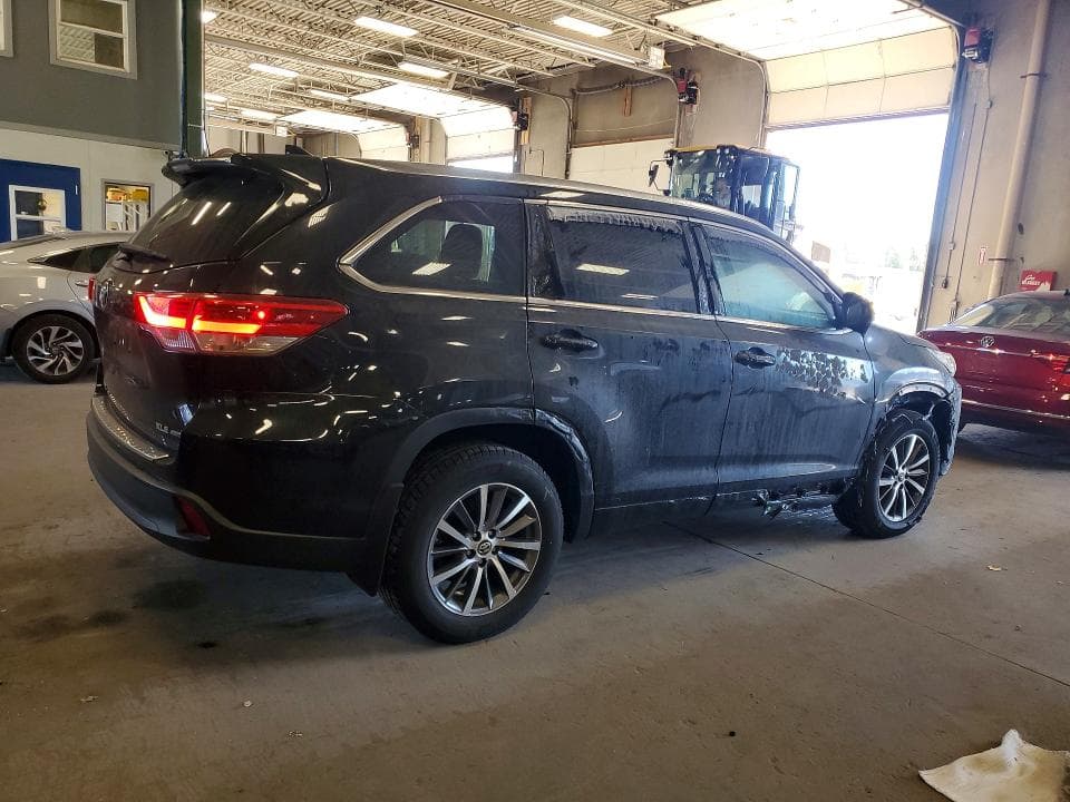 2017 TOYOTA HIGHLANDER XLE 3