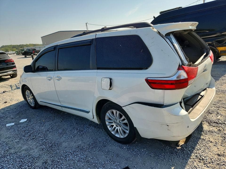 2017 TOYOTA SIENNA LTD 2