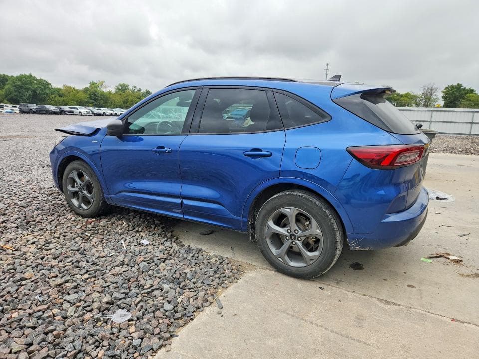 2023 FORD ESCAPE ST LINE 2