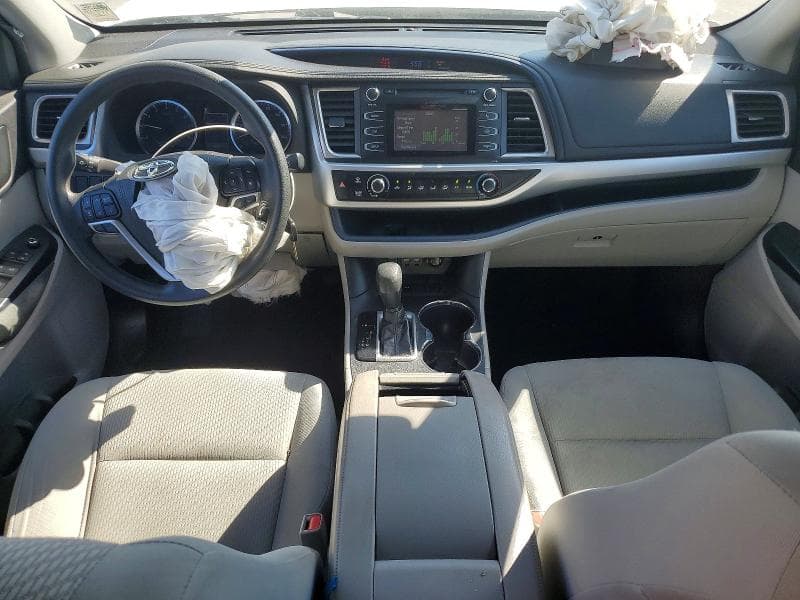 2019 TOYOTA HIGHLANDER LE 8