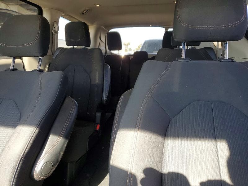 2018 CHRYSLER PACIFICA TOURING 10