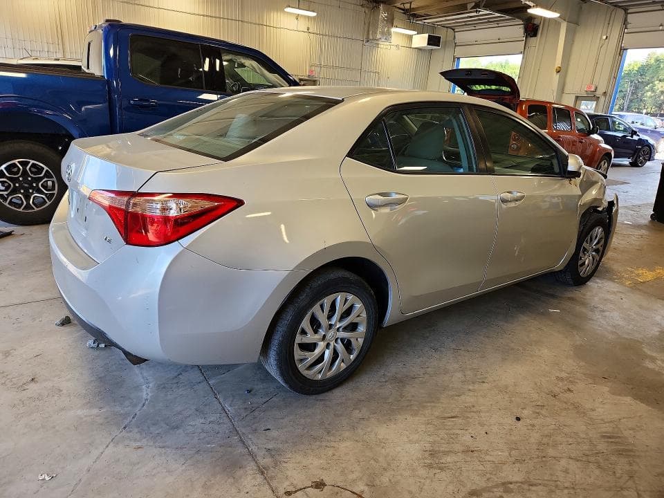 2017 TOYOTA COROLLA LE 3
