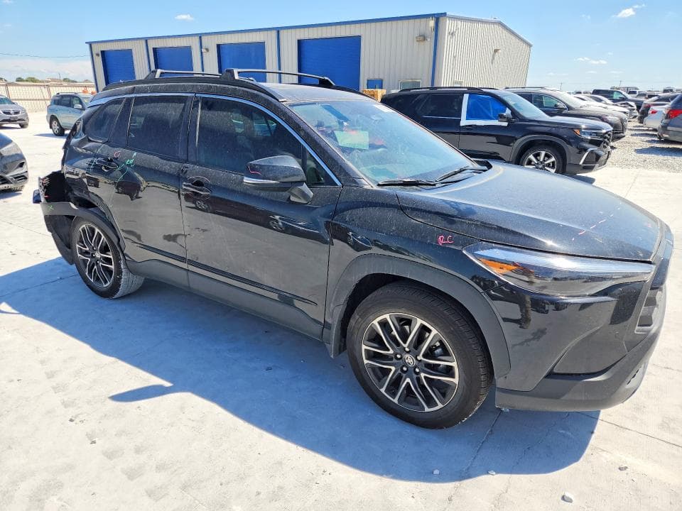 2026 TOYOTA COROLLA CROSS XLE 4