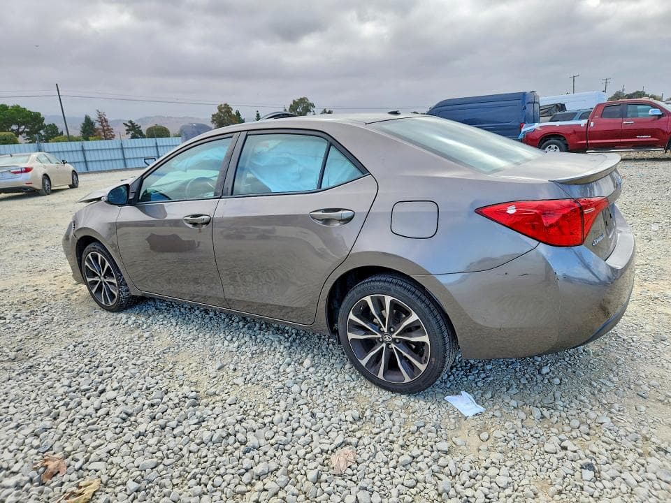 2017 TOYOTA COROLLA SE 2