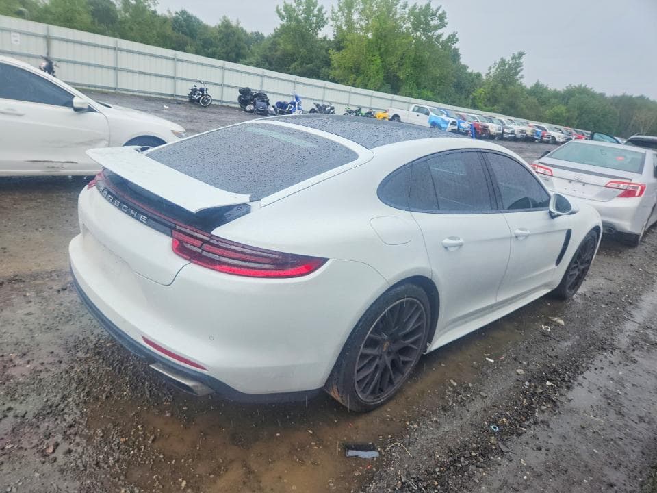 2018 PORSCHE PANAMERA 4 3