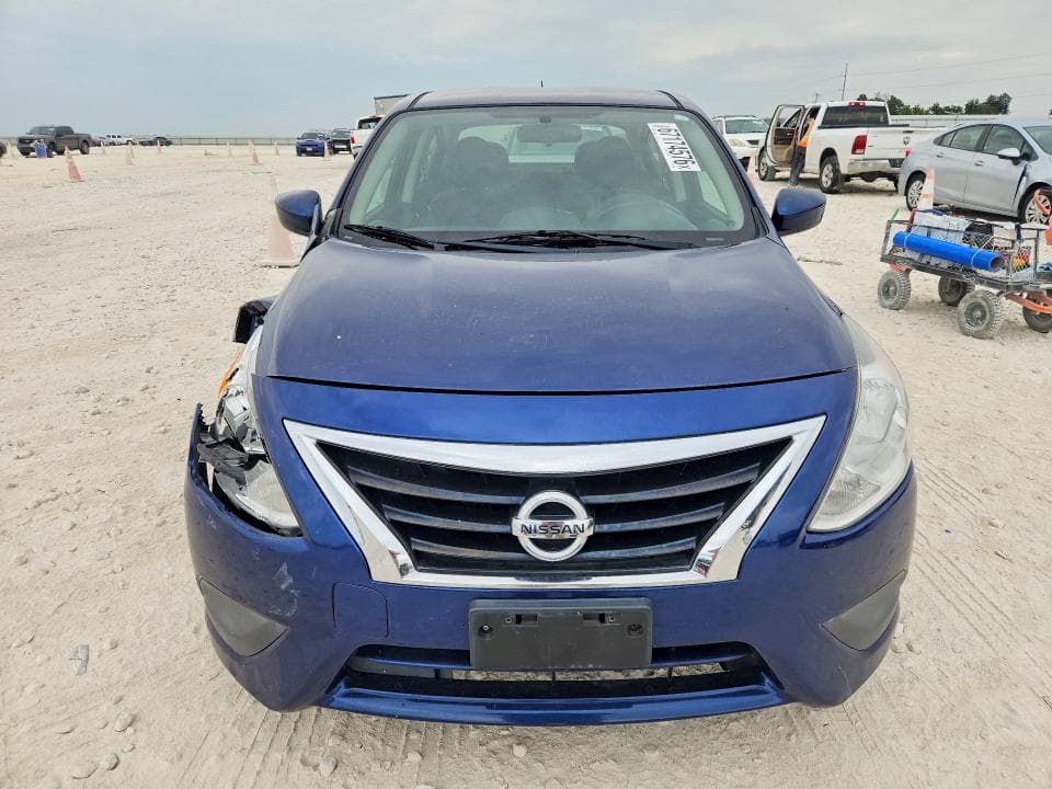 2018 NISSAN VERSA SV 5