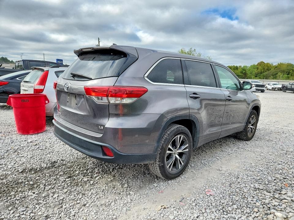 2017 TOYOTA HIGHLANDER LE PLUS 3