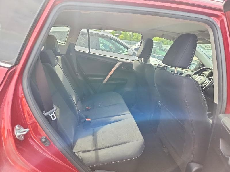 2018 TOYOTA RAV4 XLE 11