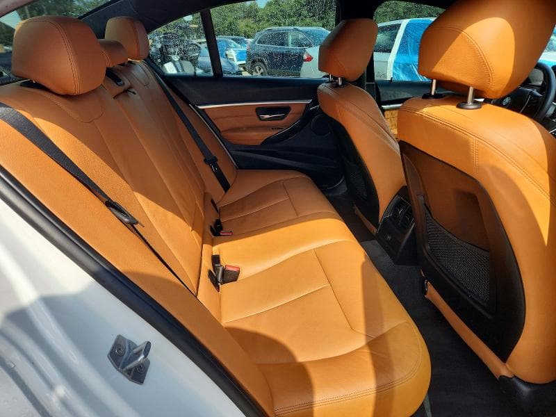 2018 BMW 330 XI 10