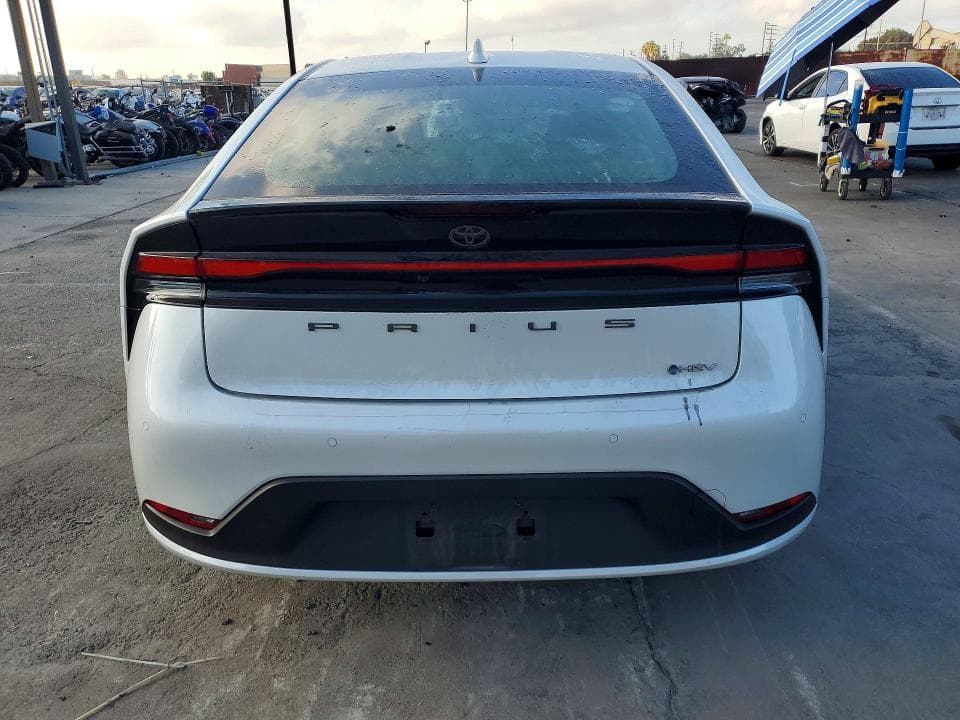 2024 TOYOTA PRIUS LE 6
