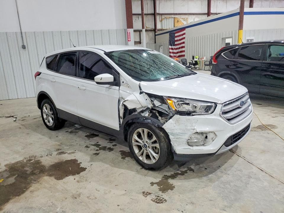 2019 FORD ESCAPE SE 4
