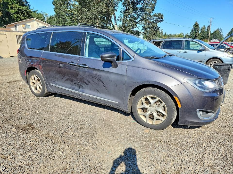 2017 CHRYSLER PACIFICA TOURING L 4