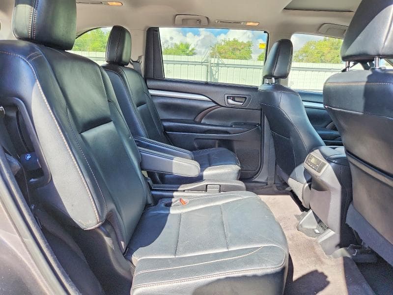 2017 TOYOTA HIGHLANDER XLE 10