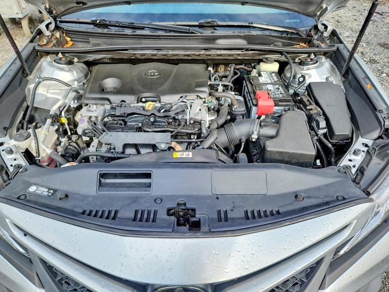 2018 TOYOTA CAMRY SE 11