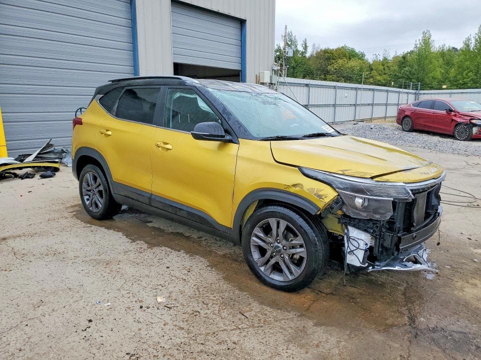 2023 KIA SELTOS S 4