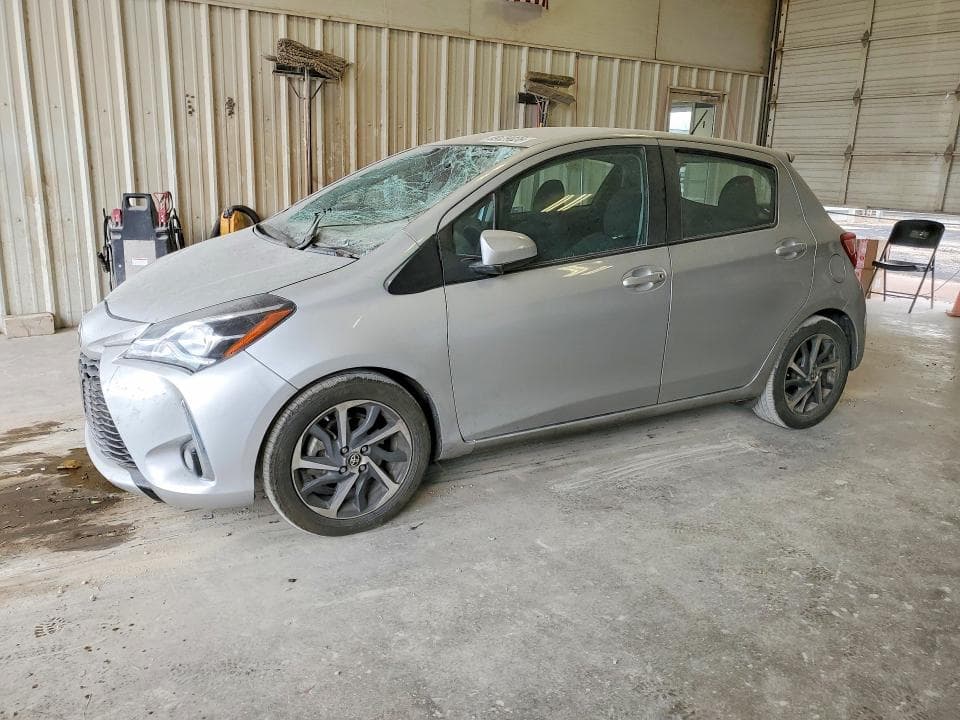 2018 TOYOTA YARIS 5-DOOR SE