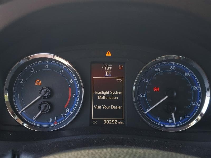2018 TOYOTA COROLLA SE 9