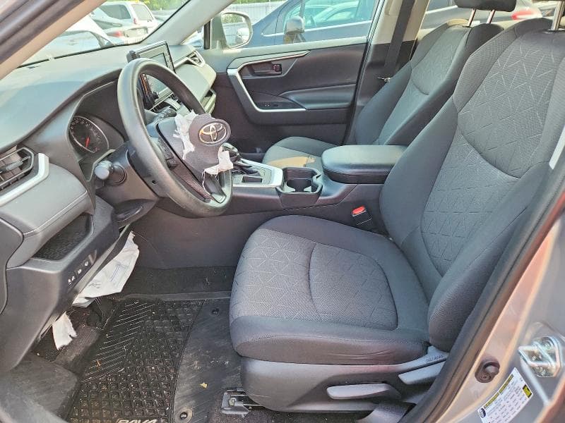 2019 TOYOTA RAV4 LE 7