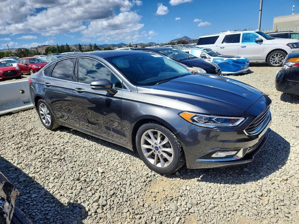 2017 FORD FUSION SE 4